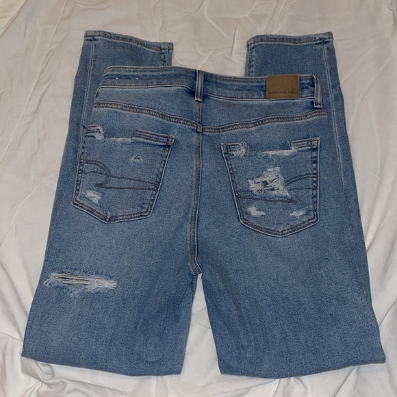 American Eagle | Mom Jean | Size 2 - Picture 3 of 6